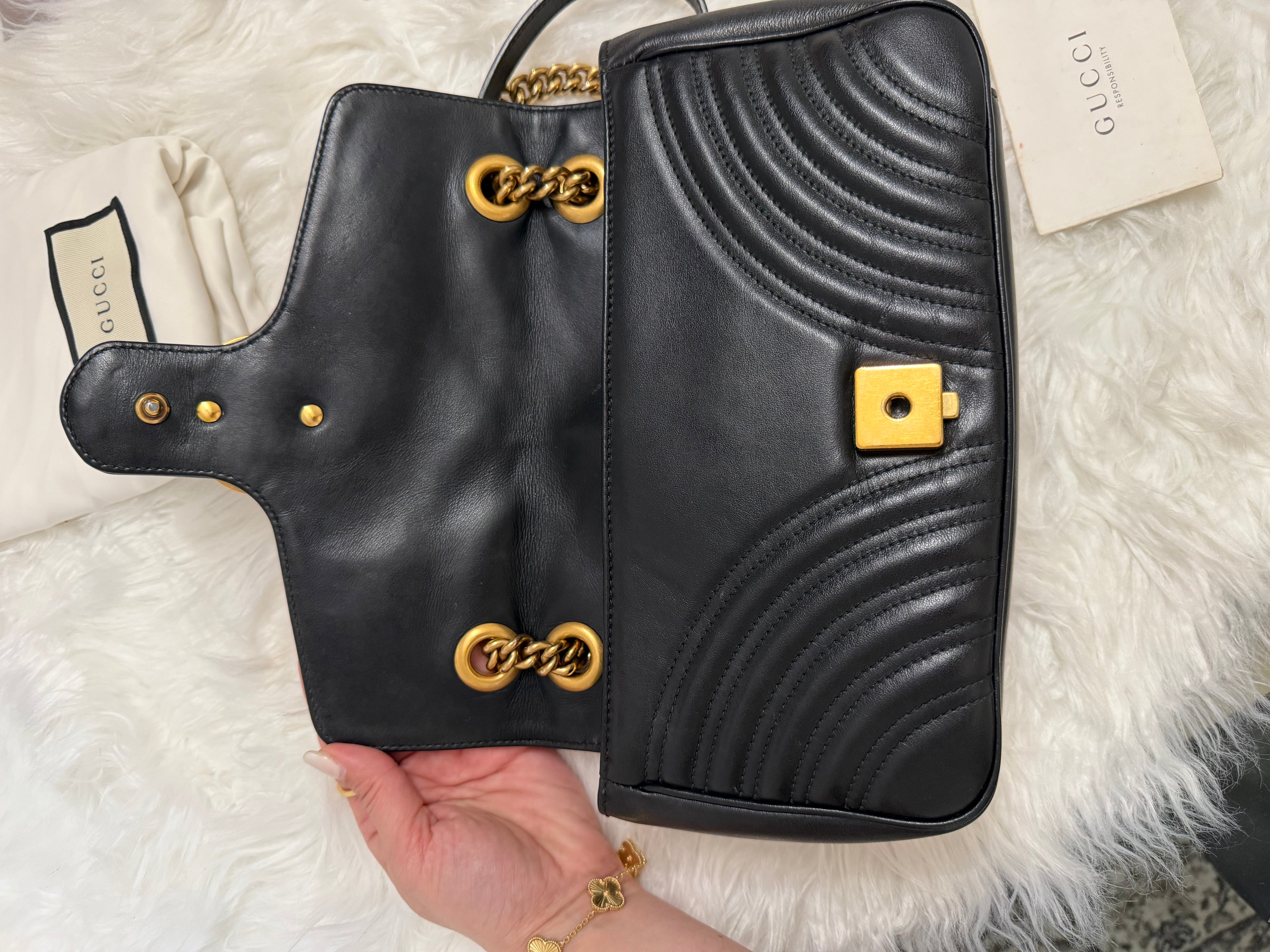 GUCCI GG MARMONT SHOULDER BAG