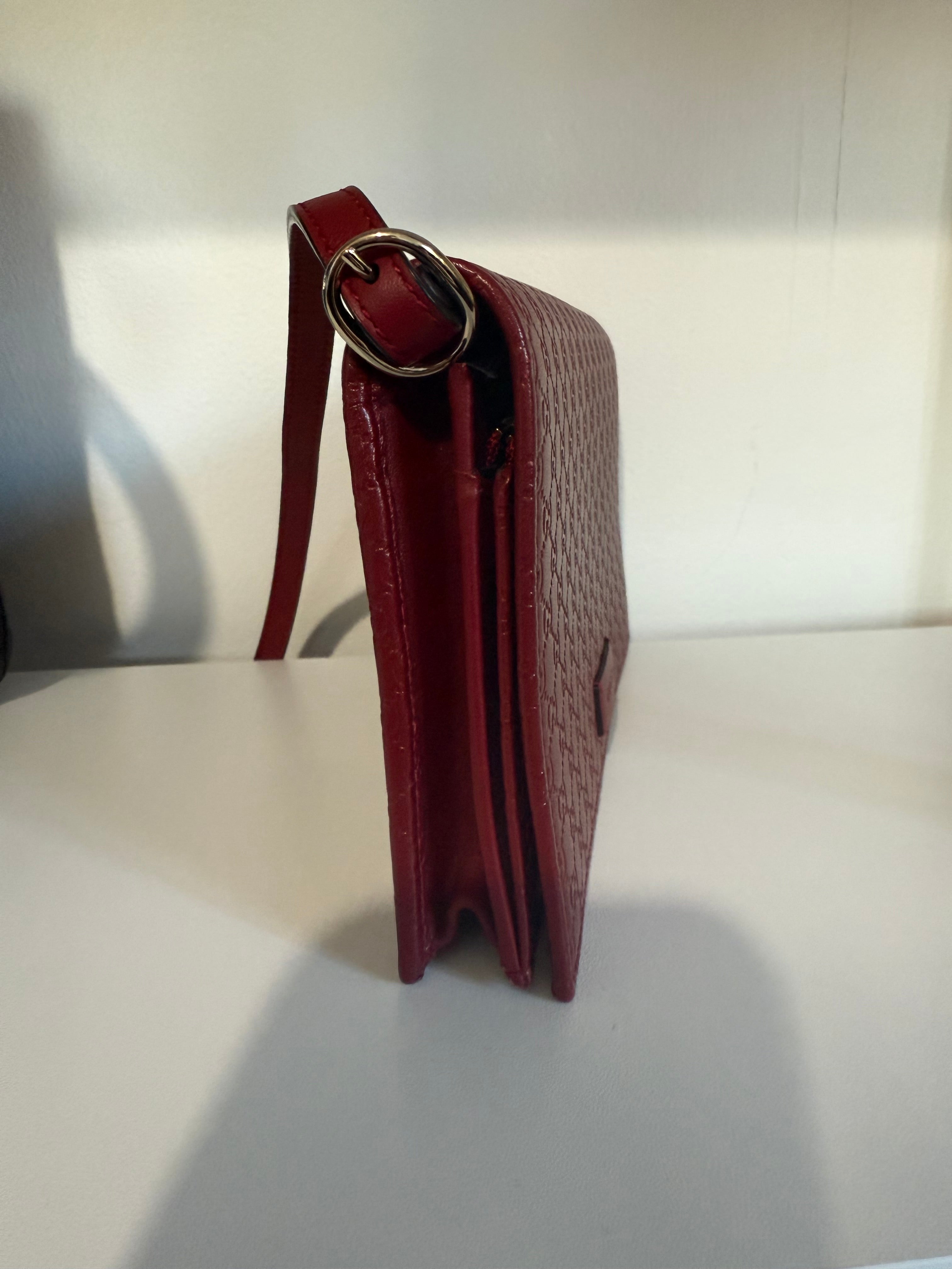 Gucci Microgucciccima wallet on chain