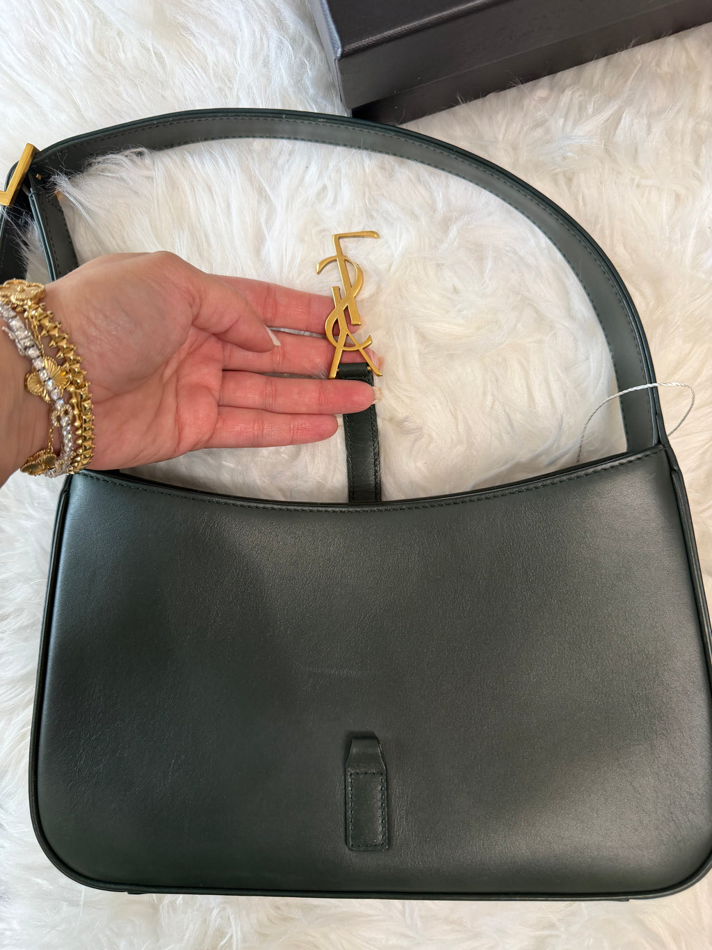 SAINT LAURENT 5 A 7 SHOULDER BAG
