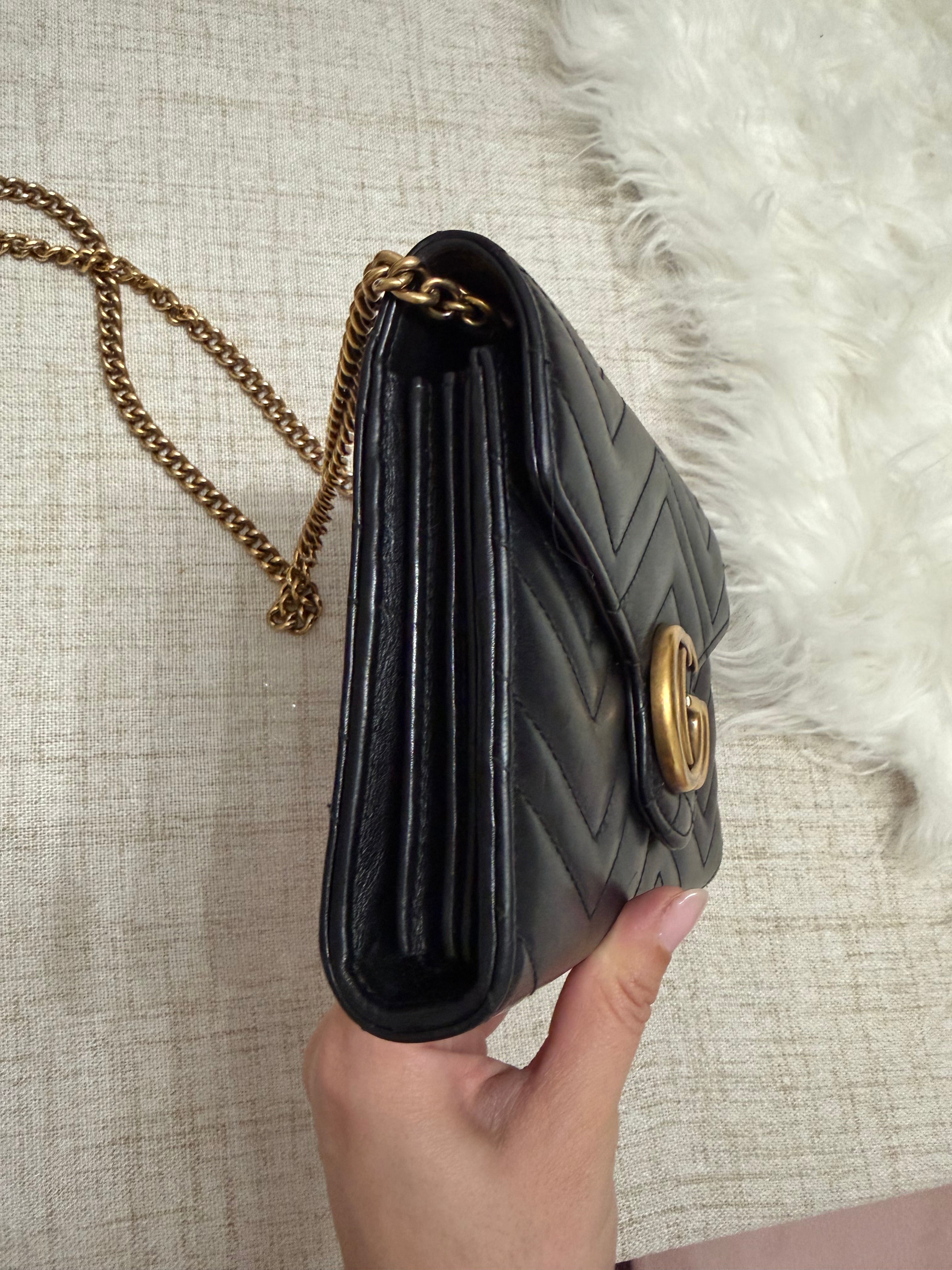 GUCCI GG MARMONT CHEVRON LEATHER WALLET ON CHAIN