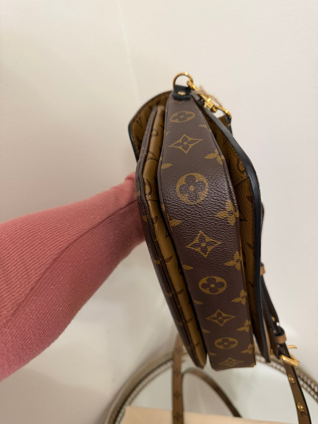 Louis Vuitton REVERSE MONOGRAM METIS