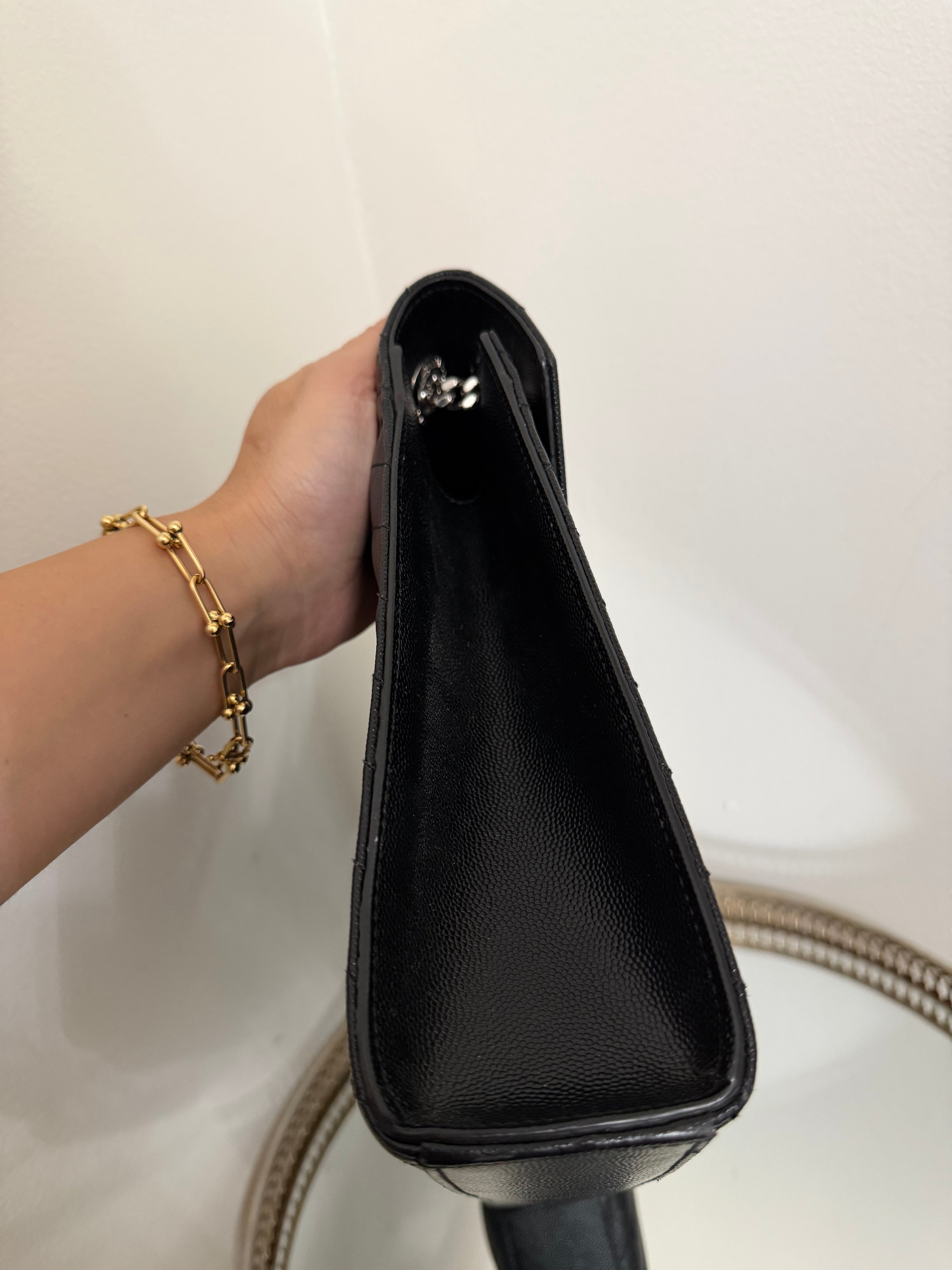 SAINT LAURENT LARGE CASSANDRA ENVELOPE BAG