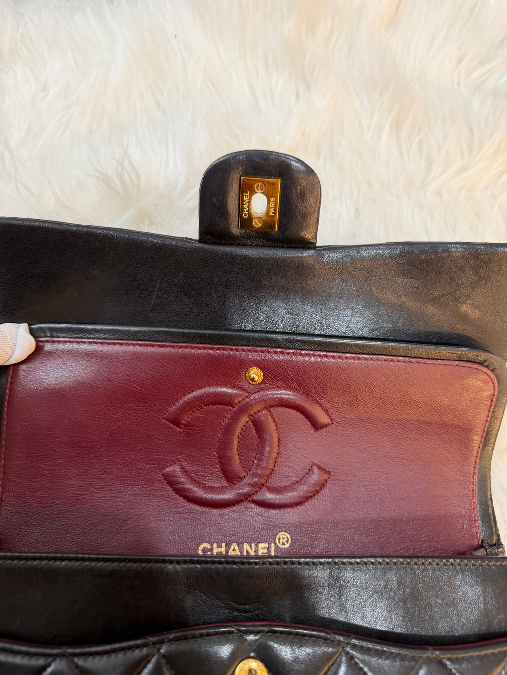 CHANEL VINTAGE MEDIUM CLASSIC FLAP IN LAMBSKIN LEATHER