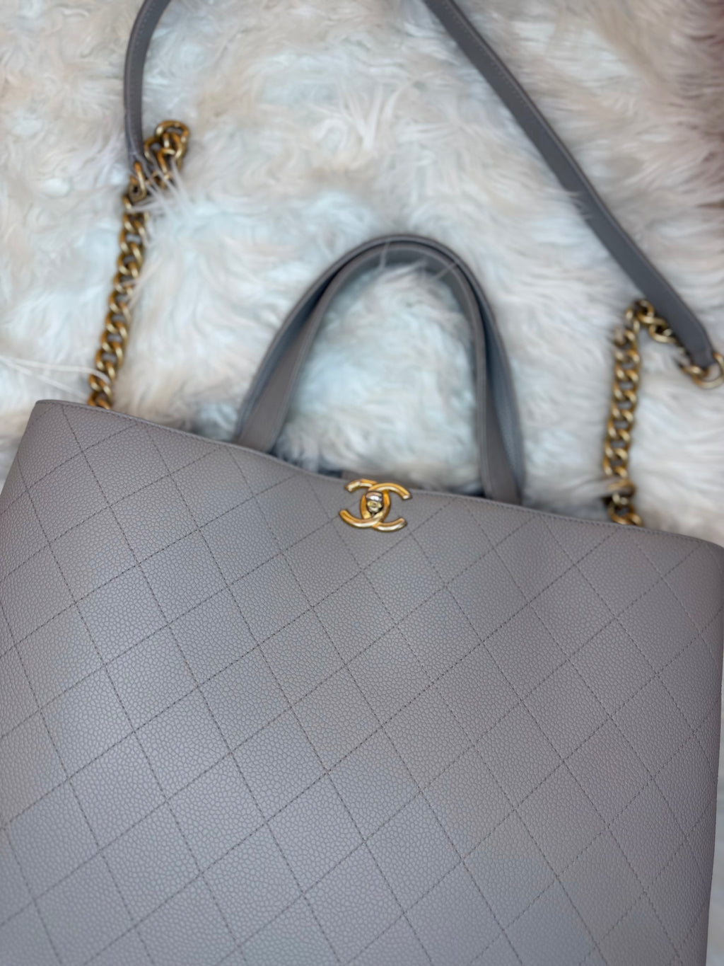 CHANEL CHIC AFFINITY CONVERTIBLE SHOPPING TOTE ALL STITCHED CAVIAR