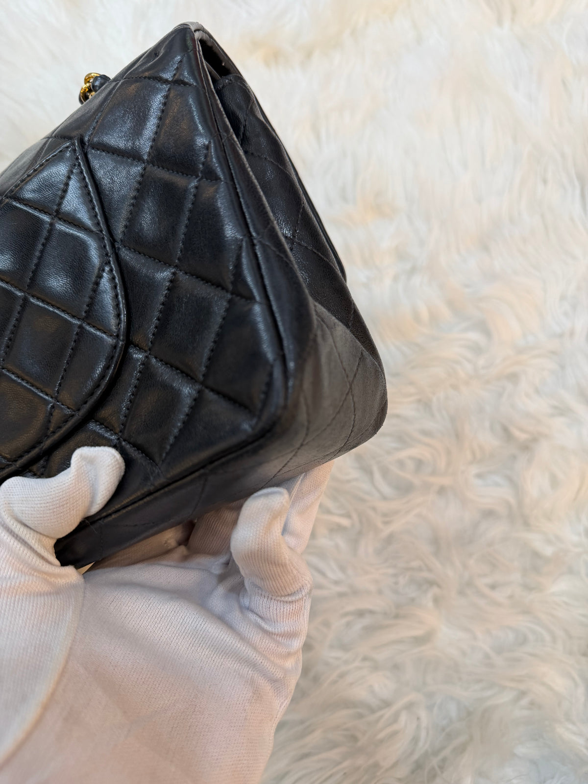 CHANEL VINTAGE MEDIUM CLASSIC FLAP IN LAMBSKIN LEATHER