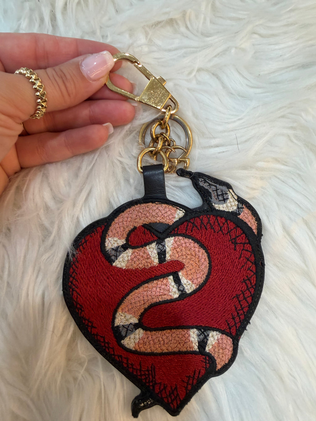 GUCCI KINGSNAKE HEART EMBROIDERED KEYCHAIN/ BAG CHARM