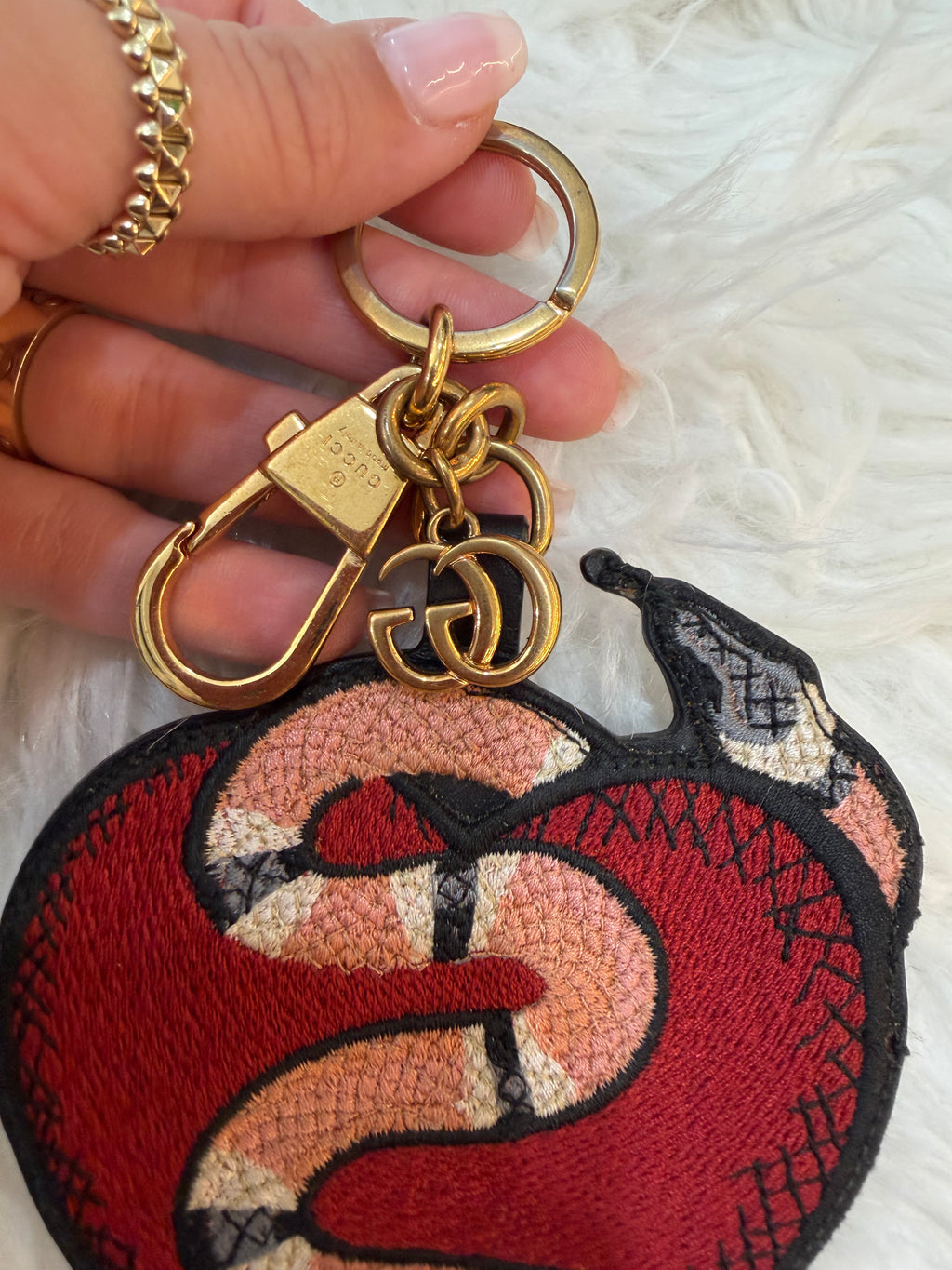 GUCCI KINGSNAKE HEART EMBROIDERED KEYCHAIN/ BAG CHARM