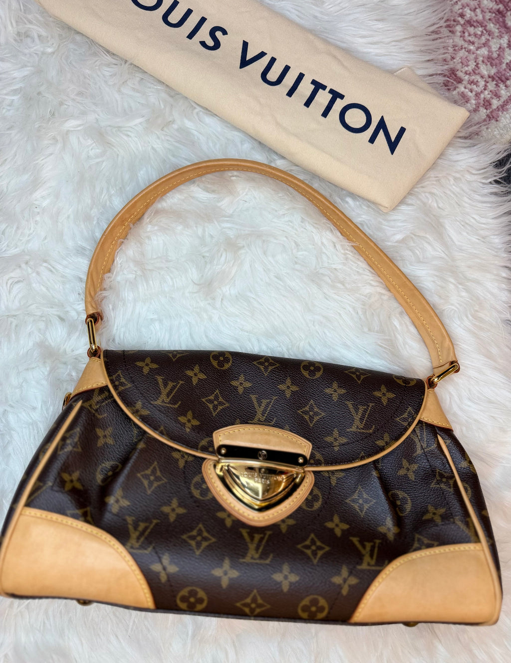 LOUIS VUITTON BEVERLY MM MONOGRAM CANVAS SHOULDER BAG